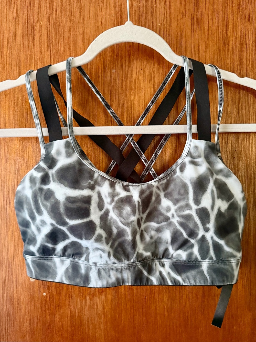 Victoria’s Secret Gray Tie-Dye Strappy Sports Bra